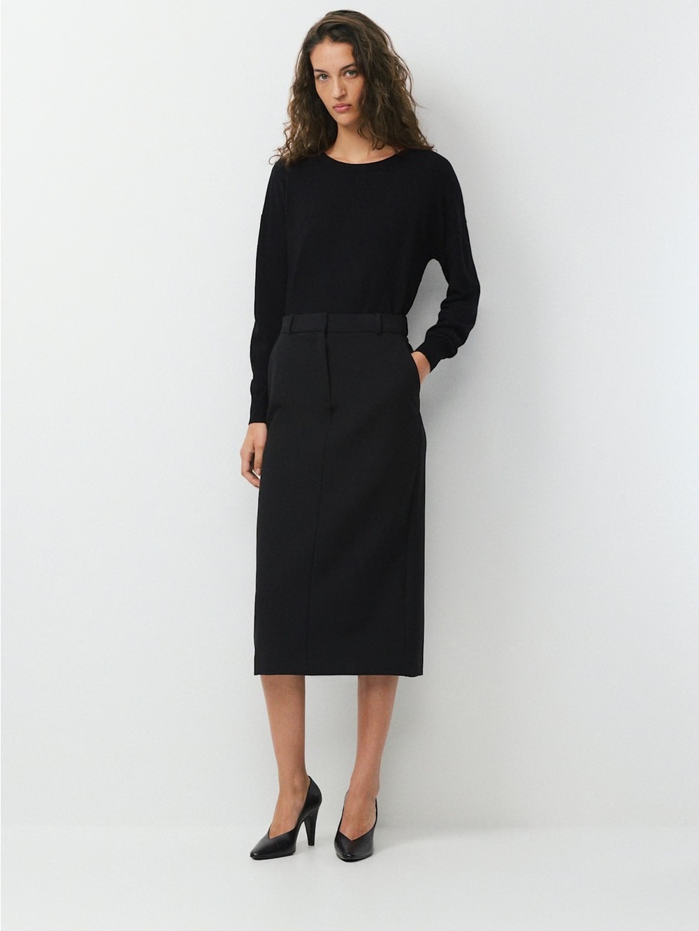 NWT Aritzia Chisel Maxi Skirt - Eversential